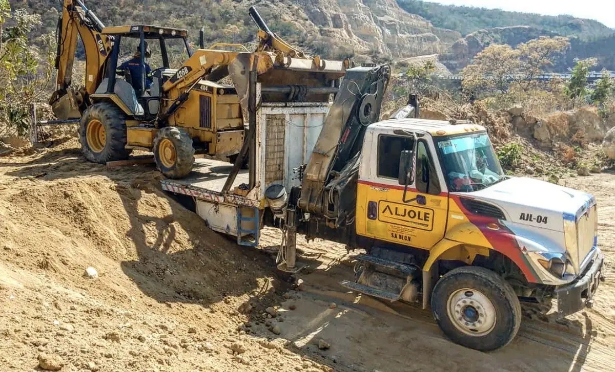Nuestro camión Hiab en una ruta de montaña